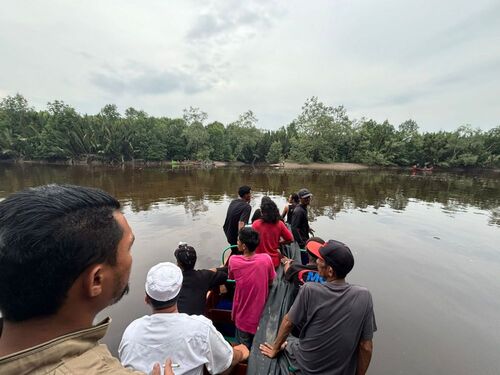 Pencarian nelayan yang tewas disambar buaya di Inhil. (Foto: Media Center Riau)